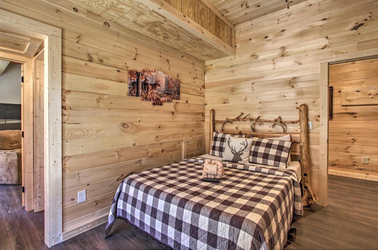 The Phoenix Cabin With Hot Tub In Gatlinburg! Exterior foto