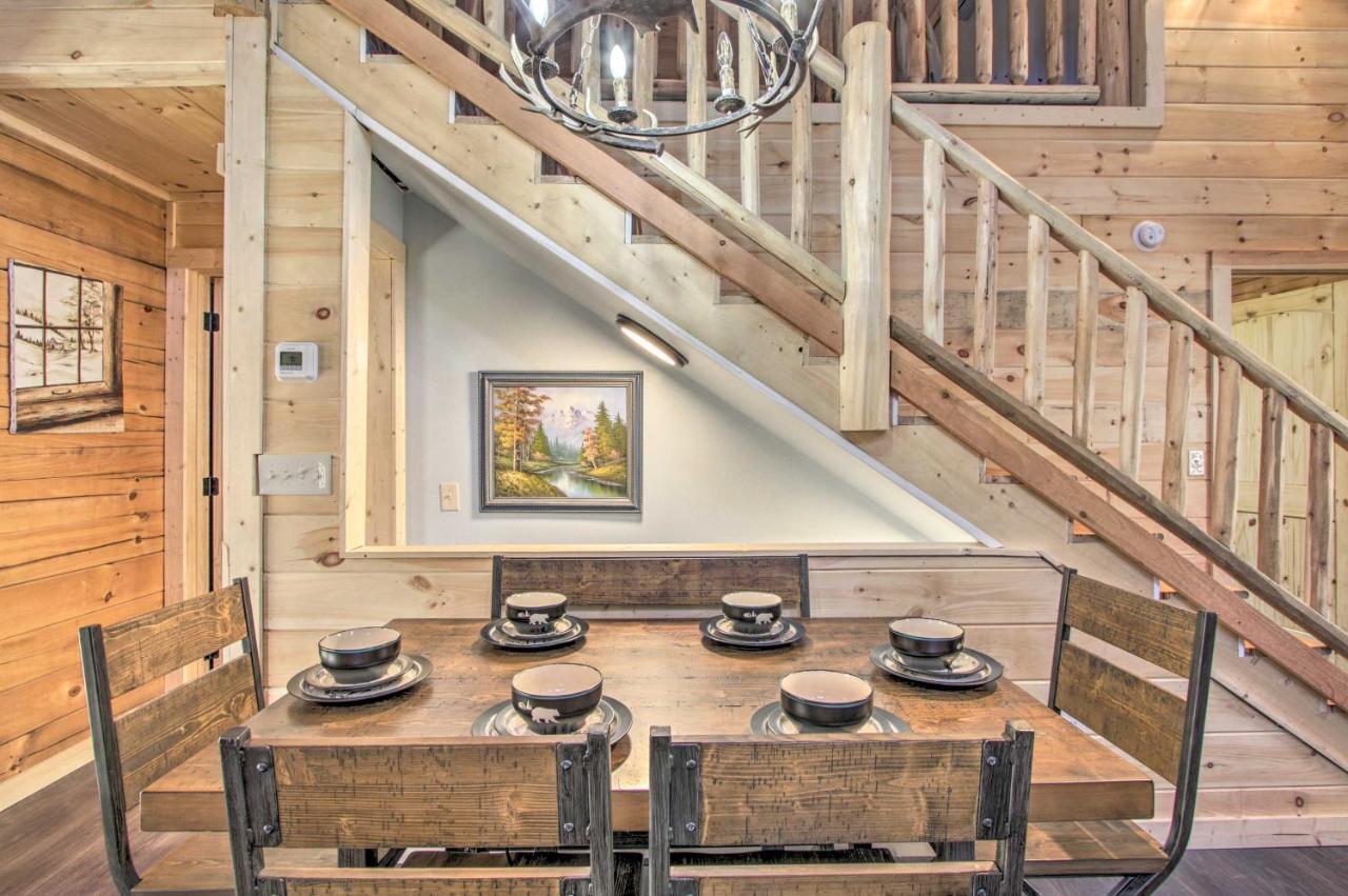 The Phoenix Cabin With Hot Tub In Gatlinburg! Exterior foto
